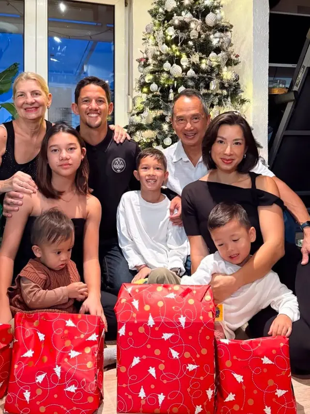 Keseruan Para Artis Rayakan Natal Tahun 2024 (Instagram/@jenniferbachdim)