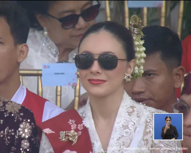 5. Wulan Guritno