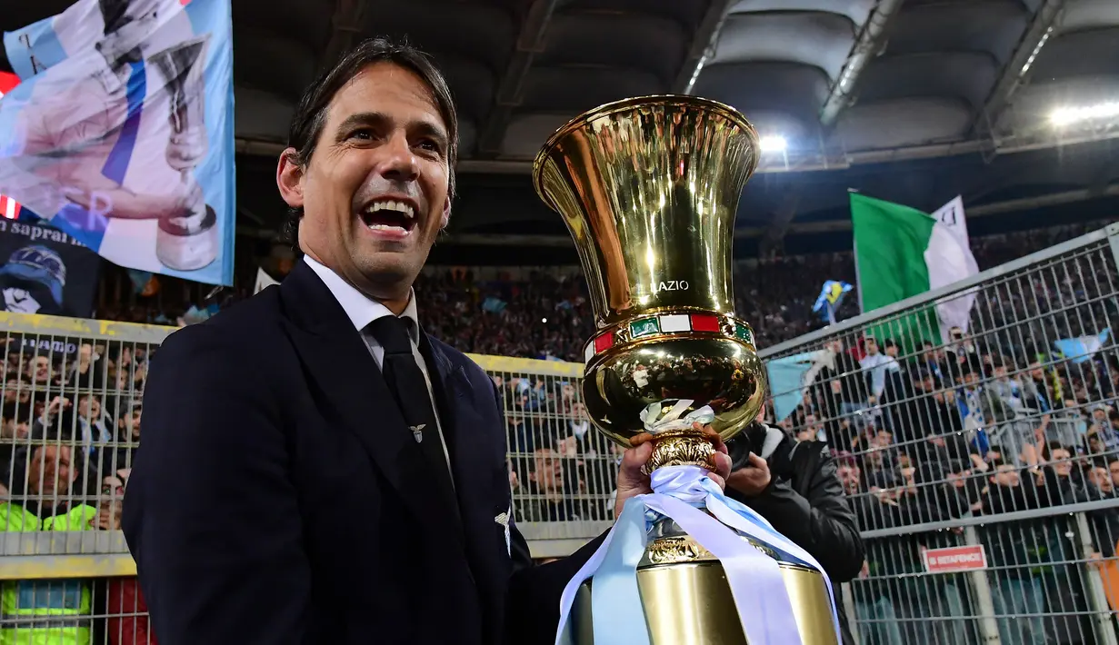 Simone Inzaghi. Hanya 1 musim ditangani Sven Goran Eriksson yaitu pada musim 1999/2000. Total 12 musim bermain untuk Lazio dan sempat 2 musim dipinjamkan ke Sampdoria dan Atalanta. Mulai menjadi manajer saat membesut Lazio pada April 2016 hingga sekarang. (AFP/Vincenzo Pinto)