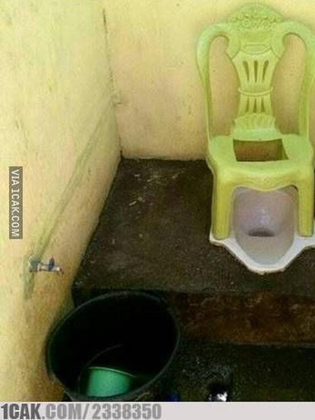 6 Potret Kloset dari Kursi Ini Kocak, Desain Nyelenehnya Bikin Tepuk Jidat