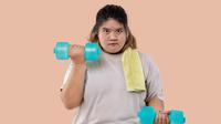 Ilustrasi angkat beban, olahraga menurunkan berat badan. (Photo created by studioredcup on www.freepik.com)
