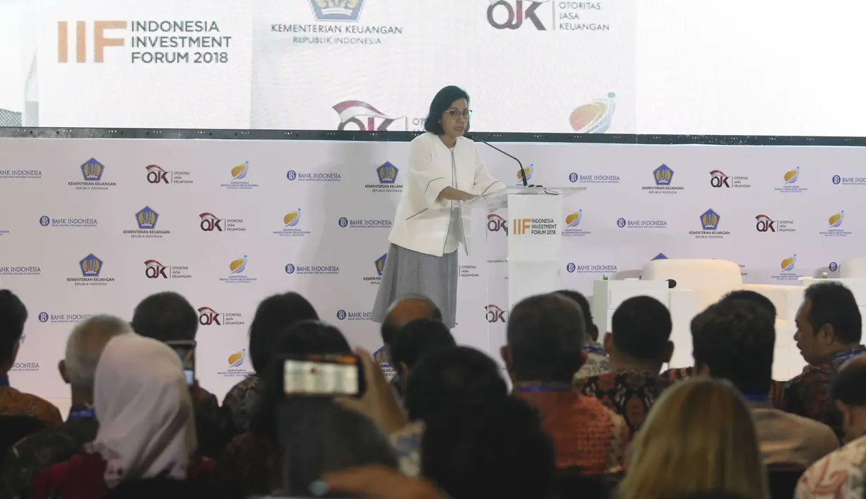 Menkeu Sri Mulyani memberi sambutan dalam acara IIF 2018 di ajang Pertemuan Tahunan IMF-WB 2018, Bali, Selasa (9/10). Sebagai bagian dari event ini, akan ditandatangani perjanjian kerjasama 21 proyek infrastruktur pada 12 BUMN. (Liputan6.com/Angga Yuniar)
