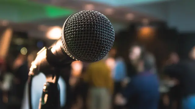 Ilustrasi Karaoke