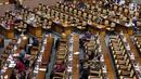 Suasana Rapat Paripurna ke-6 Masa Persidangan I Tahun 2017-2018 di Kompleks Parlemen, Senayan, Jakarta, Selasa (26/9). Dalam sidang ini Pansus Angket menyerahkan laporan terkait pelaksanaan tugas dan kewenangan KPK. (Liputan6.com/JohanTallo)