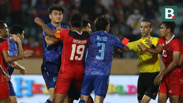 Foto: Momen Tegang ketika Timnas Indonesia Dihujani Kartu Merah saat Bentrok dengan Thailand di SEA Games 2021
