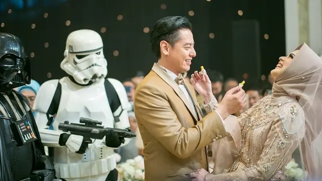 Potret Resepsi Mewah Cut Meyriska dan Roger Danuarta