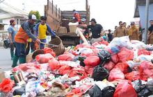 Tegas! Pemkot Singkawang Sanksi Warga yang Buang Sampah Sembarangan