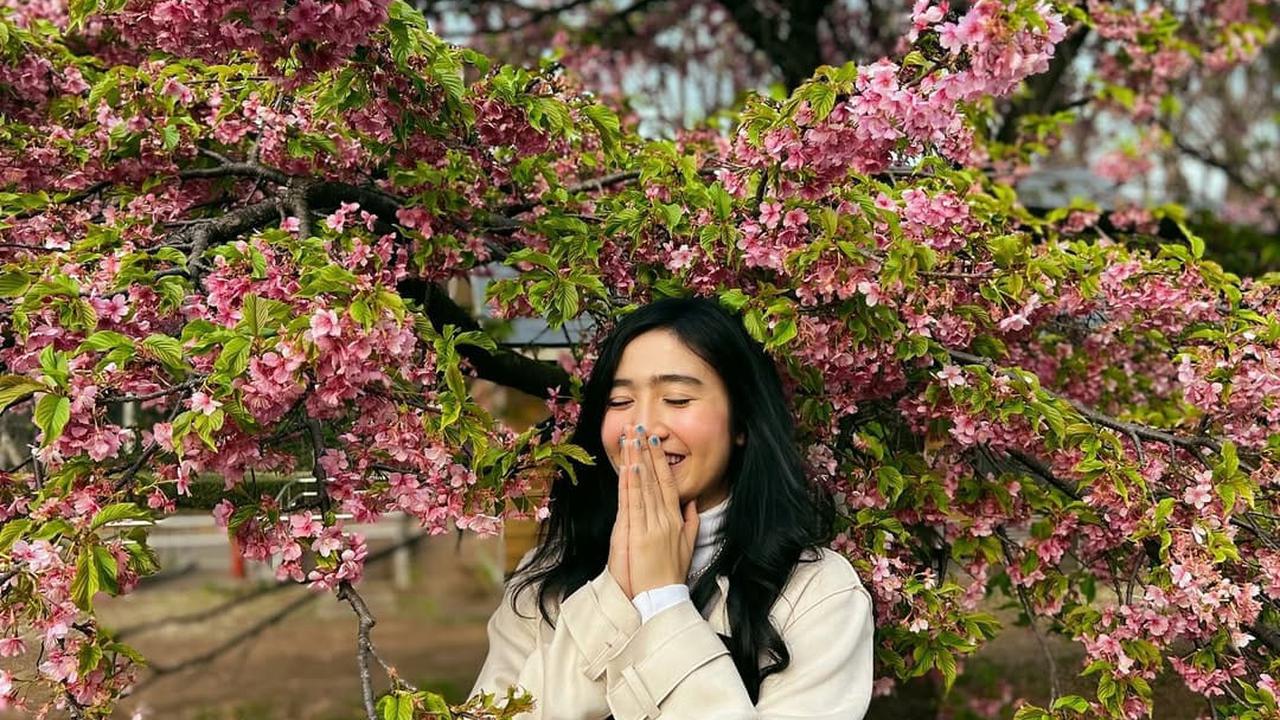 Gaya Febby Rastanty saat Liburan di Luar Negeri, Tampil Stylish
