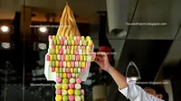 Ketika 'Monas" Bertabur Kue Macaron