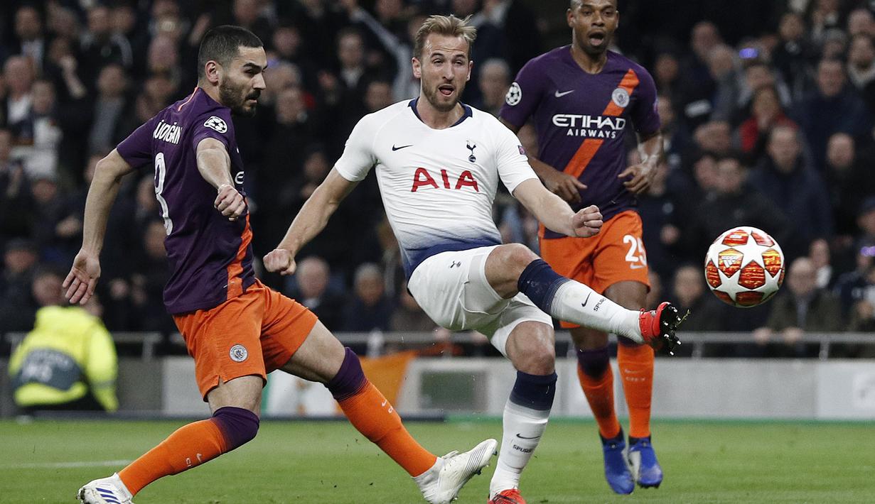 4. Harry Kane (Tottenham) - Penyerang berumur 26 tahun ini tak boleh dikesampingkan sebagai kandidat terkuat peraih top scorer Premier League 2019-2020. Kane sendiri peraih sepatu emas selama dua musim beruntun, pada 2015-2016 dan 2016-2017. (AFP/Adrian Dennis)