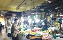 Harga Daging Ayam Melonjak Jelang Natal di Pasar Tomang, Konsumen Berhemat