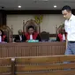 Terdakwa dugaan suap proyek Bakamla, Fayakhun Andriadi usai menjalani sidang lanjutan di Pengadilan Tipikor, Jakarta, Rabu (19/9). Sidang mendengar keterangan saksi Irvanto Hendra Pambudi, (Liputan6.com/Helmi Fithriansyah)