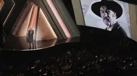 Morgan Freeman Berbicara tentang Mendiang Gene Hackman dalam Piala Oscar 2025. ((AP Photo/Chris Pizzello)