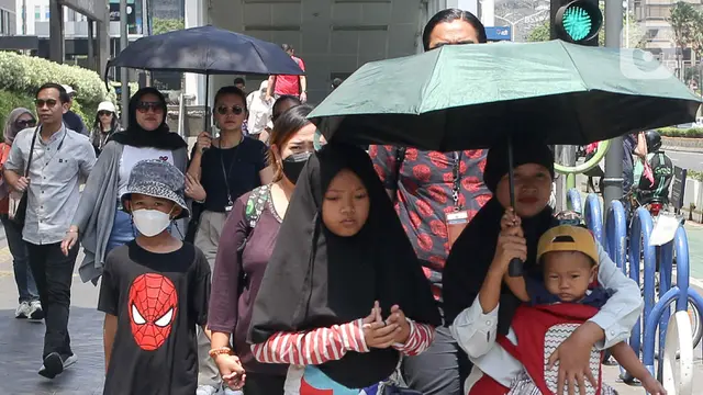 Cuaca panas kembali menyengat wilayah Jakarta dan sekitarnya