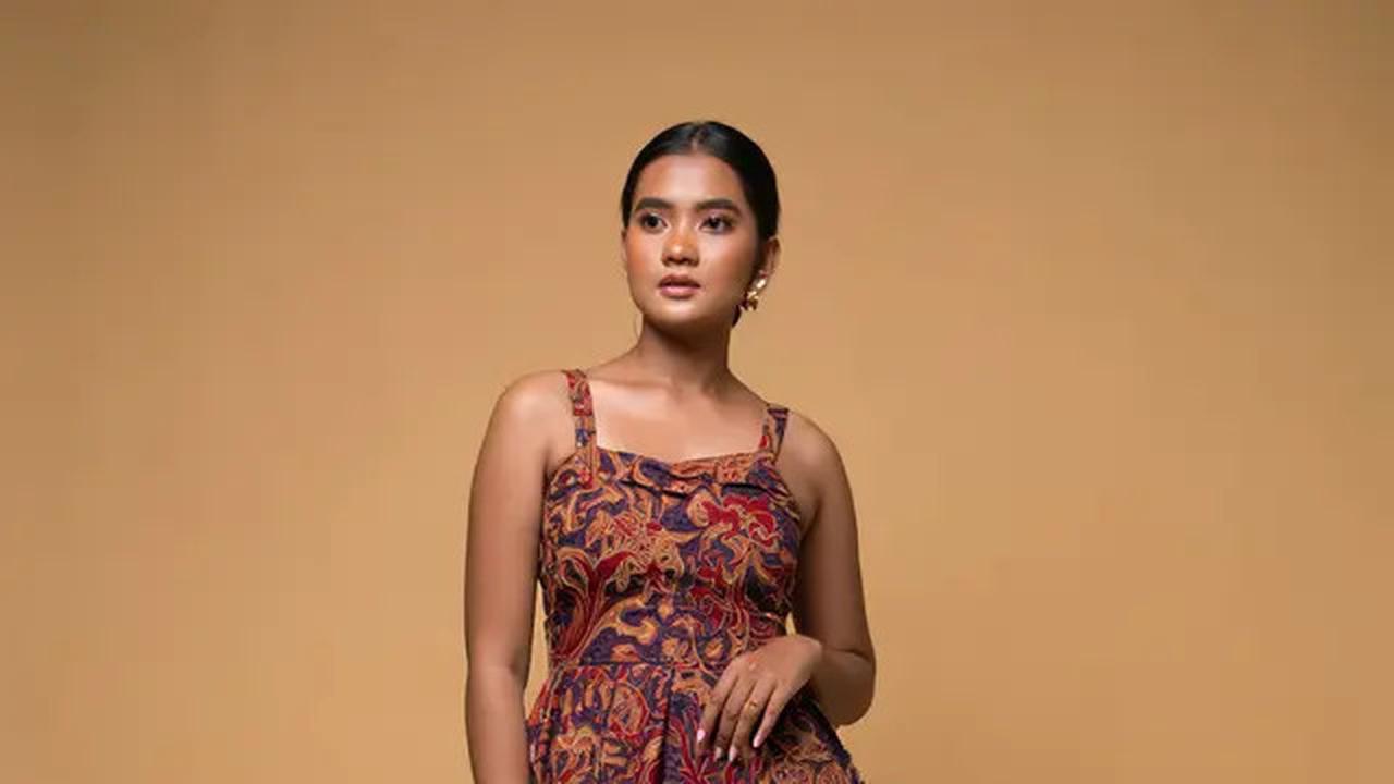 8 Tips Memilih Dress Batik untuk Orang Gemuk dan Pendek agar Terlihat Tinggi