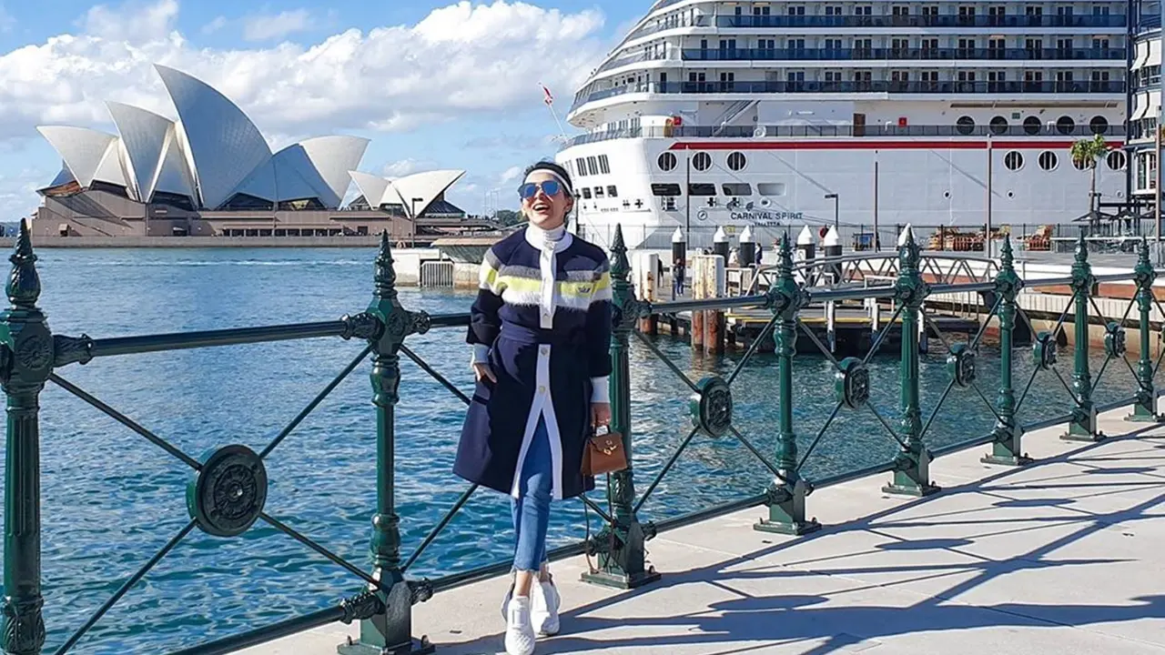 FOTO: Gaya Modis Syahrini saat Liburan di Berbagai Negara