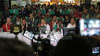 Para pemain Timnas Indonesia saat tiba di Bandara Soekarno-Hatta, Cengkareng. Timnas Indonesia tiba menggunakan maskapai Garuda Airlines tepat pukul 18.30 WIB. (18/12/2016). (Bola.com/Nicklas Hanoatubun)