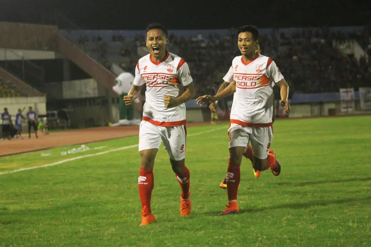 Persis Solo