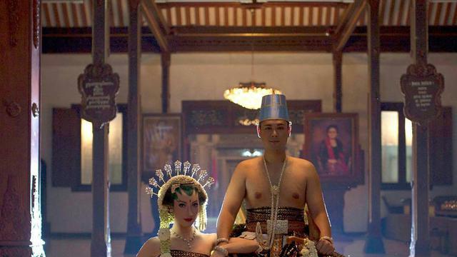 Panji Trihatmodjo dan Varsha Strauss