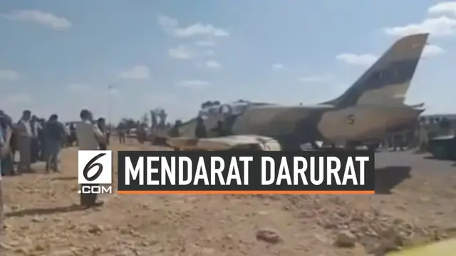 Jet tempur Libya mendarat darurat di sebuah jalan raya di Kota Medenine. Jet tempur yang sedang melakukan misi pengintaian dan patroli itu mengalami masalah teknis.