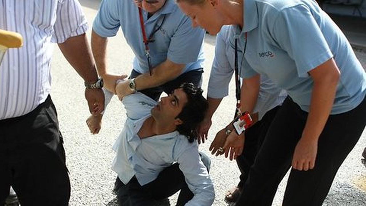 Kerusuhan pecah di pulau imigran milik Australia