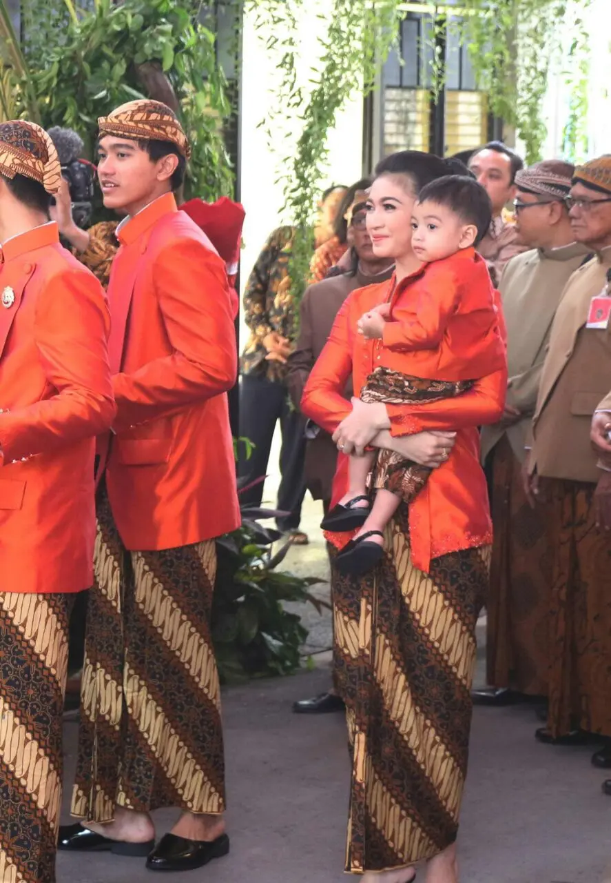 Cucu pertama Presiden Jokowi, Jan Ethes Sri Narendra, mengikuti prosesi pernikahan Kahiyang Ayu dan Bobby Nasution. (Liputan6.com/Angga Yuniar)
