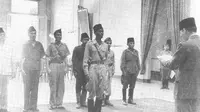 Presiden Sukarno menerima Panglima Besar Jenderal Sudirman di Gedung Agung Yogyakarta, tempat Presiden berkantor selama Ibu Kota pindah ke Yogyakarta. (Ist)