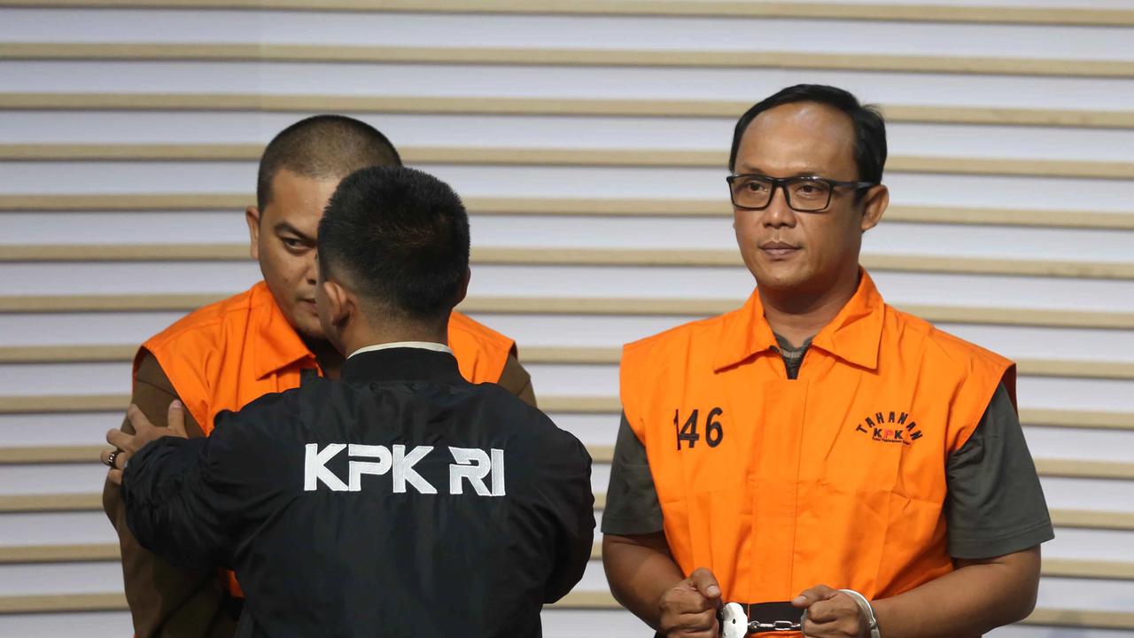 FOTO: Operasi Tangkap Tangan Seret Bupati Lampung Tengah ke Status Tersangka