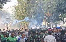 Demo Rusuh di Mako Brimob Kwitang, Aparat Tembakkan Gas Air Mata Hingga Kena Anggota TNI