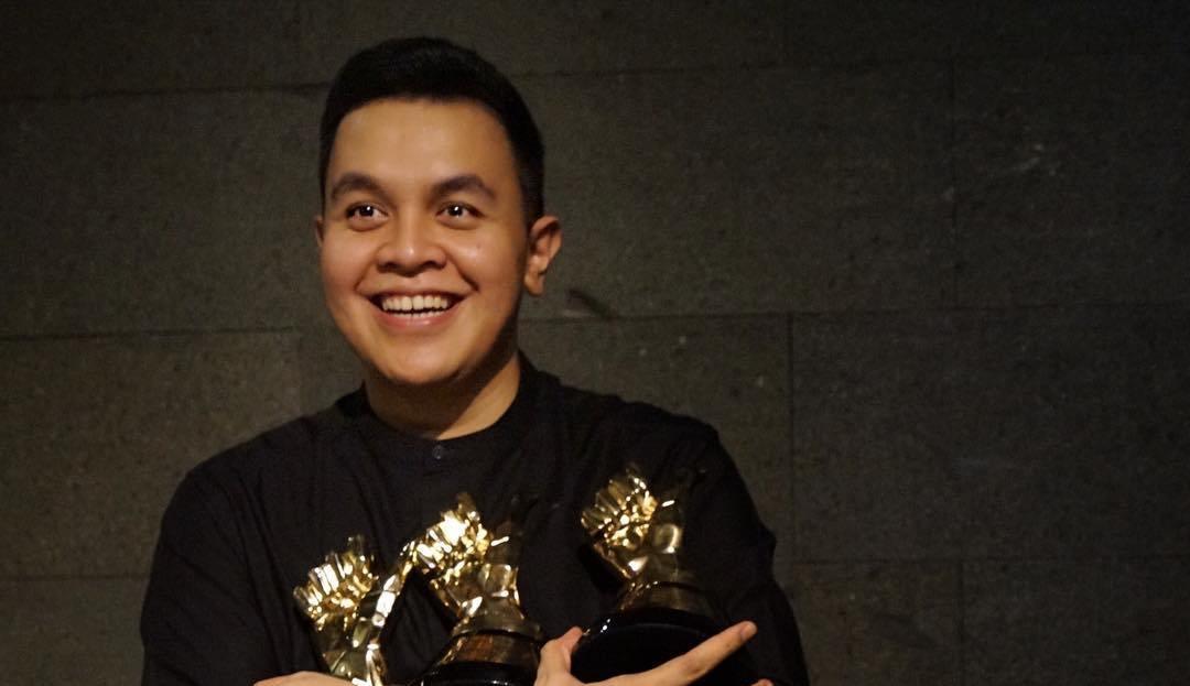 Lirik Lagu: Tukar Jiwa, Cara Unik Tulus Temukan Solusi - ShowBiz