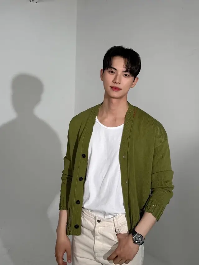 Pesona Lee Chae Min Si Pemeran Raja Pecinta Kuliner di Drakor Bon Appetit, Your Majesty