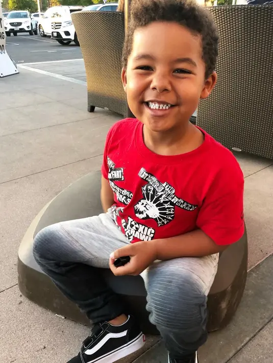 Ia pun memuji sang anak yang berhasi salah satu sekolah private ternama di Los Angeles. (instagram/amberrose)