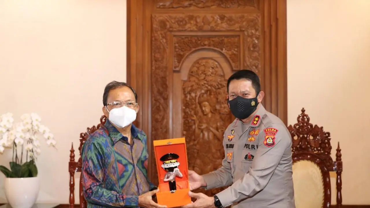 Gubernur Bali Terima Penghargaan dari Kapolri