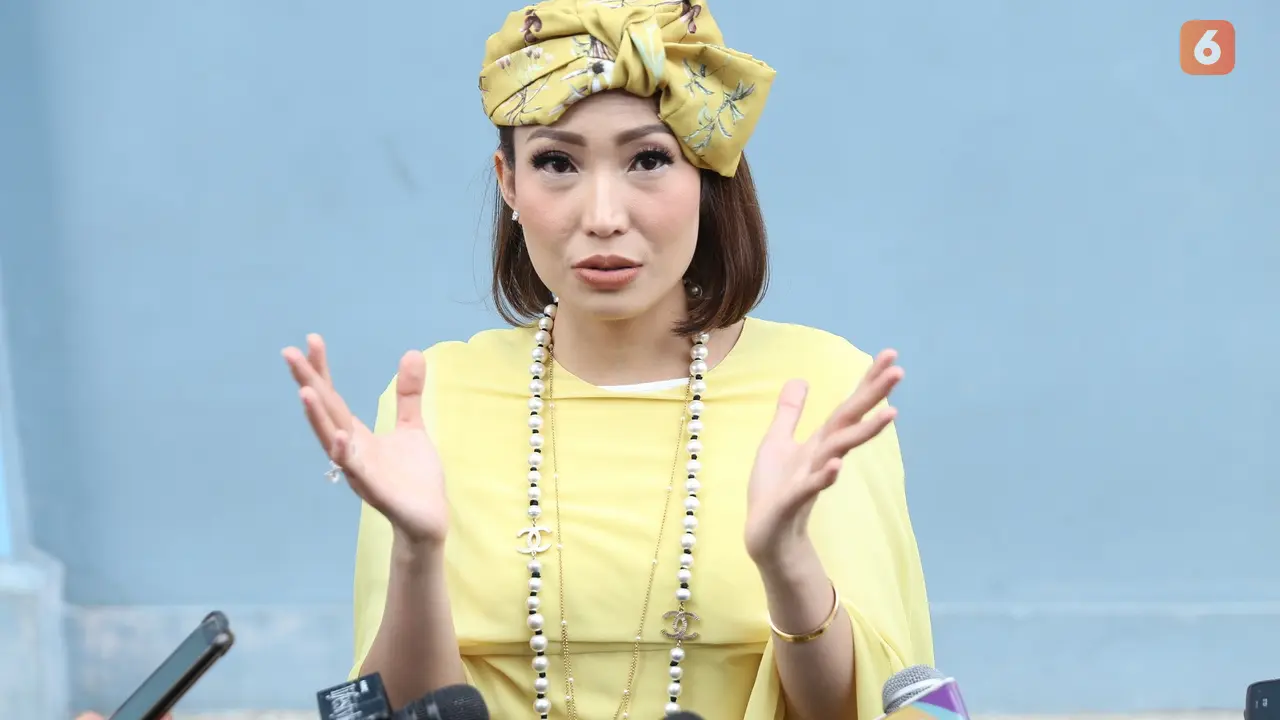 [Bintang] Ayu Dewi