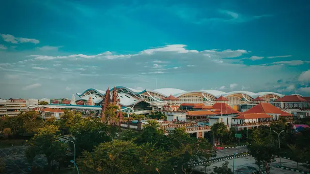 InJourney menggelar beberapa event antara lain F1Powerboat Danau Toba, WorldSuperbike 2023 di Sirkuit Mandalika, Festival Purnama dalam rangka perayaan Waisak di Borobudur dan Indonesia GP Series ke-2 di Sirkuit Mandalika. (Dok InJourney)