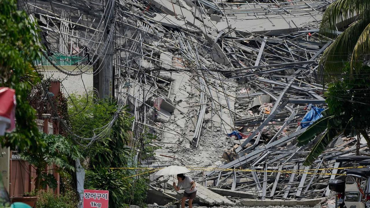FOTO: Pencarian Korban Gedung Runtuh di Filipina Terus Berlangsung