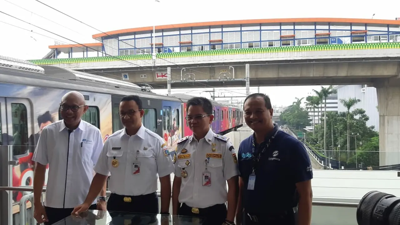 Anies Baswedan Resmikan Jembatan Penghubung Halte CSW dan Stasiun MRT ASEAN