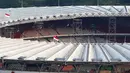 Suasana renovasi Stadion Utama Gelora Bung Karno, Jakarta, (12/9/2017). Stadion Utama GBK dan kawasan olah raga senayan bersolek menyambut ASIAN Games 2018. (Bola.com/Nicklas Hanoatubun) 