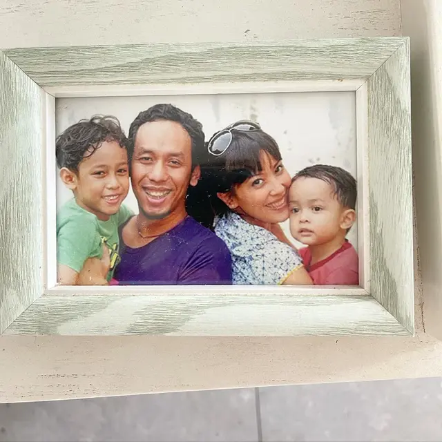 19 Tahun Menikah, Ini 7 Potret Lawas Pongki Barata dan Sophie Navita