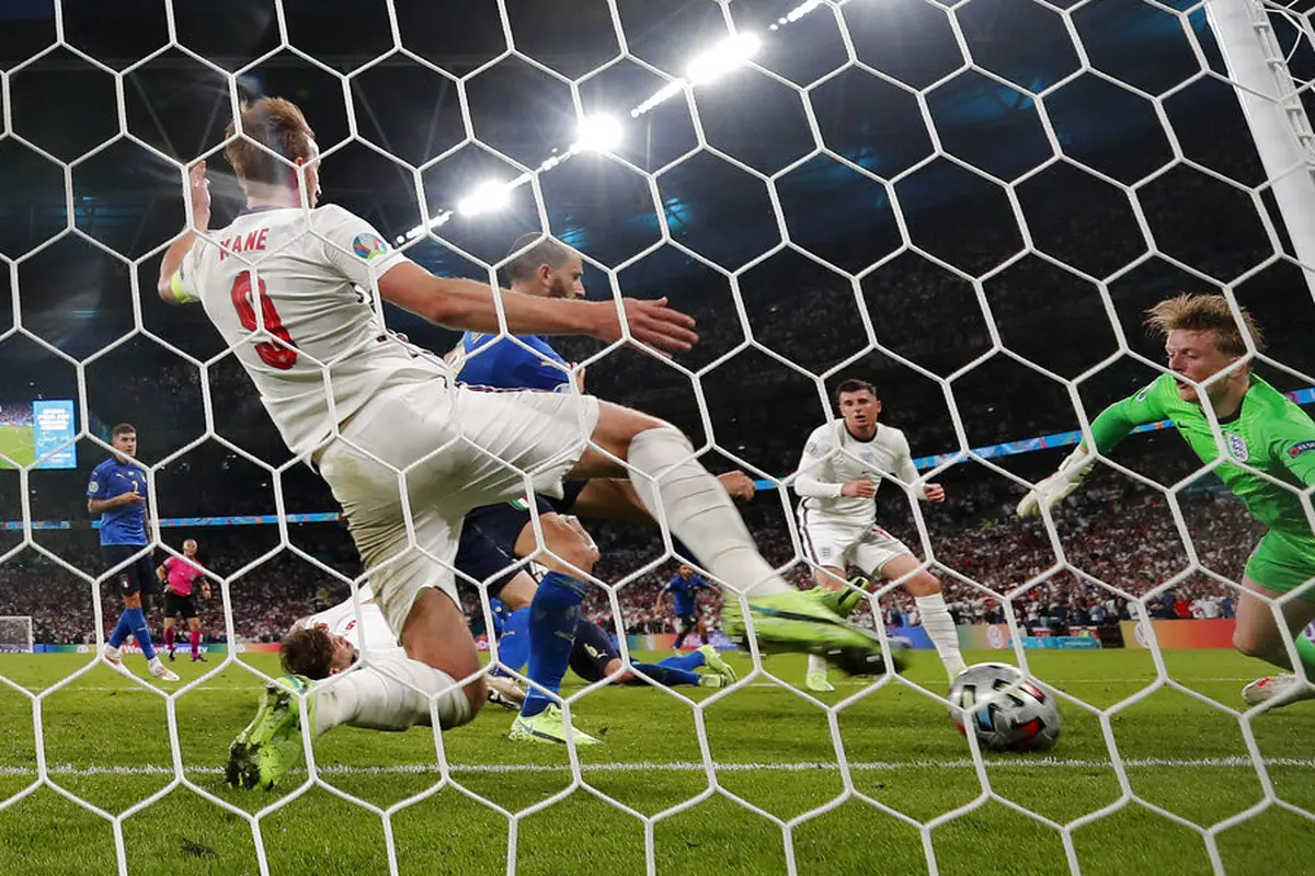 Inggris vs Italia