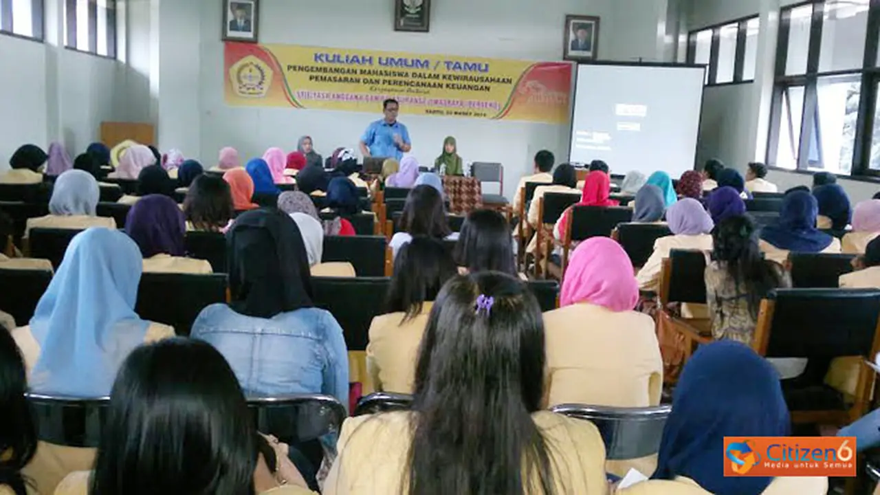 STIE Yasa Anggana Gelar Kuliah Umum Kewirausahaan