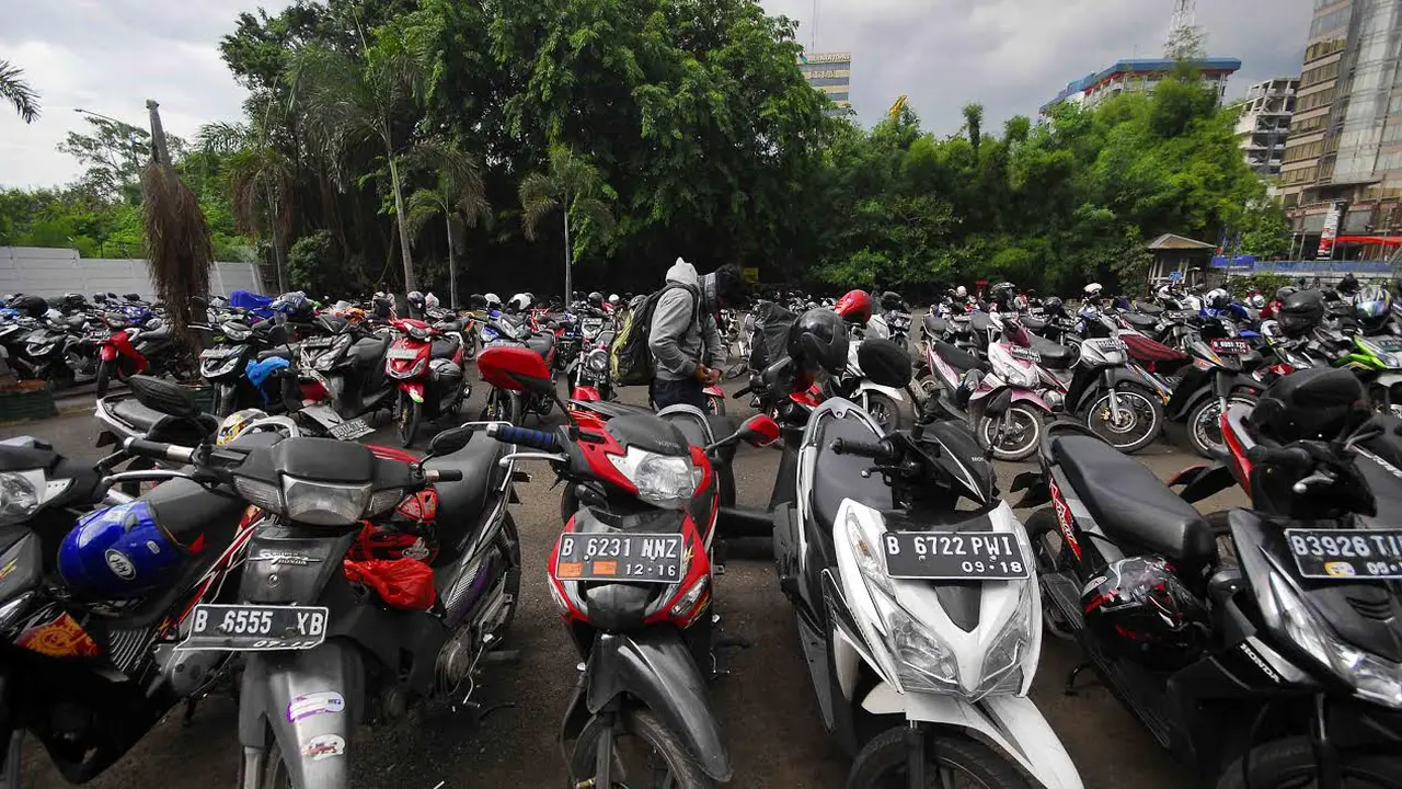 Parkiran Motor 