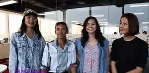 Beberapa pemain film 'Gangster' menyambangi kantor redaksi Bintang.com. Simak alasan mereka mengapa film yang mereka bintangi wajib kamu tonton.