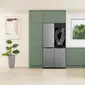 Samsung Bespoke 4-Door Flex Refrigator dengan AI Family Hub 2024 yang diperkenalkan di ajang CES 2024. (Dok: Samsung)