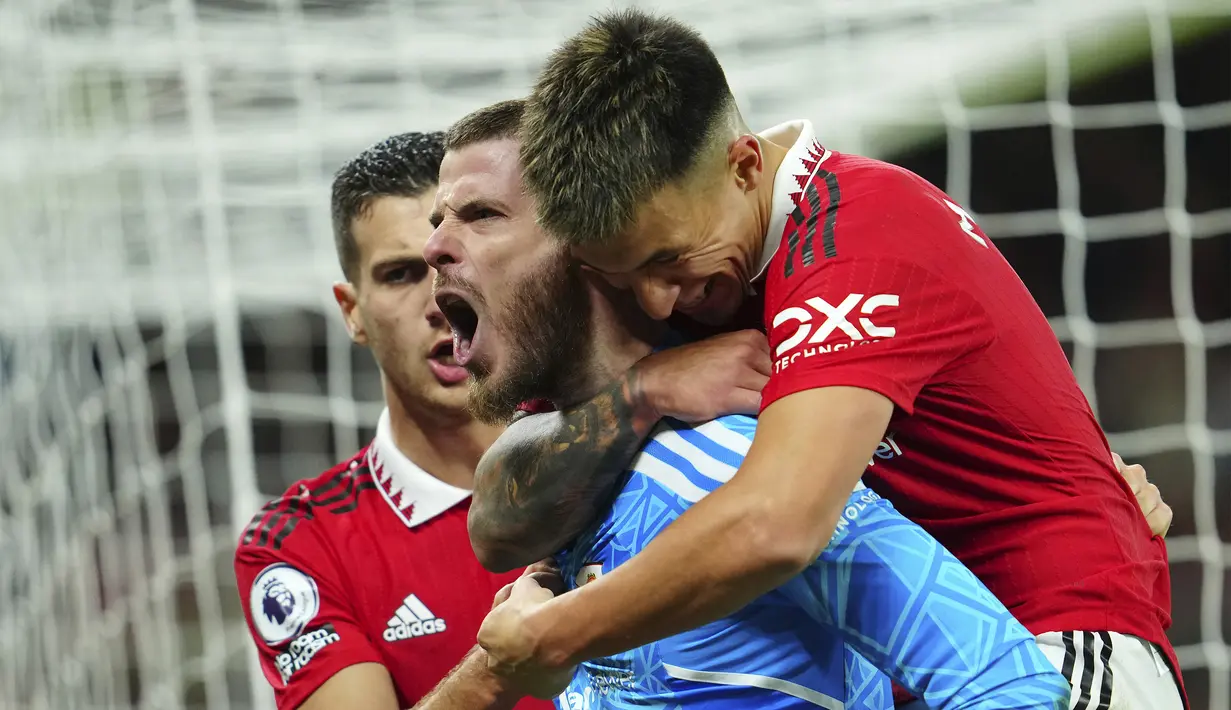 De Gea pun sukses menjaga gawangnya clean sheet dalam lima laga kandang terakhir Manchester United di semua kompetisi. (AP Photo/Jon Super)
