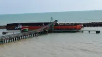 Pelabuhan Pulau Baai Bengkulu berencana memperluas kawasan terminal curah kering untuk melayani kegiatan ekspor batu bara dari daerah ini (Liputan6.com/Yuliardi Hardjo)