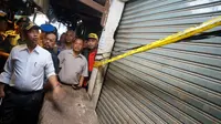 Walikota Bekasi Rahmat Effendi melakukan sidak terkait beras plastik di Bekasi. (Liputan6.com/Rahmat Hidayat)