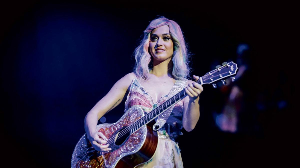 Kalahkan Taylor Swift, Katy Perry Jadi Penyanyi Termahal 2015 - ShowBiz