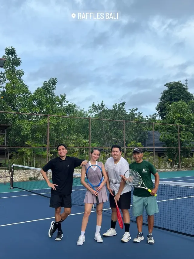 Enzy Storia Liburan di Bali