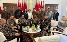 Jokowi Rapat Hal Serius dengan Sejumlah Menteri, Airlangga: Kita Lagi Happy Foto Bersama